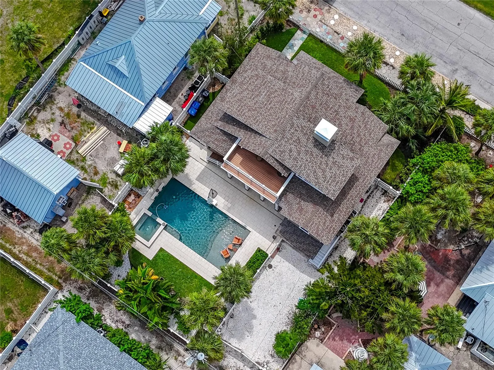 107 10TH AVE