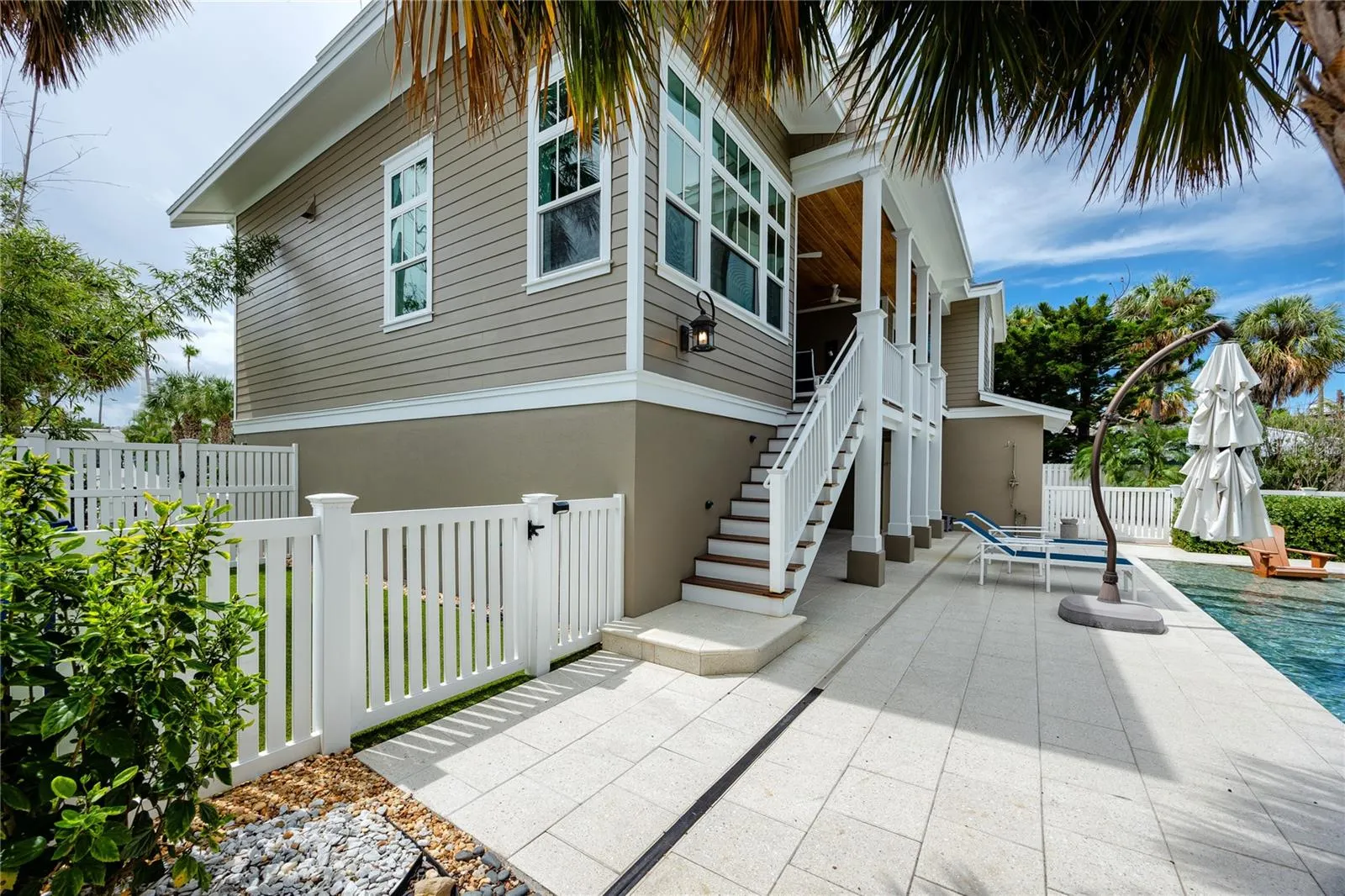 107 10TH AVE