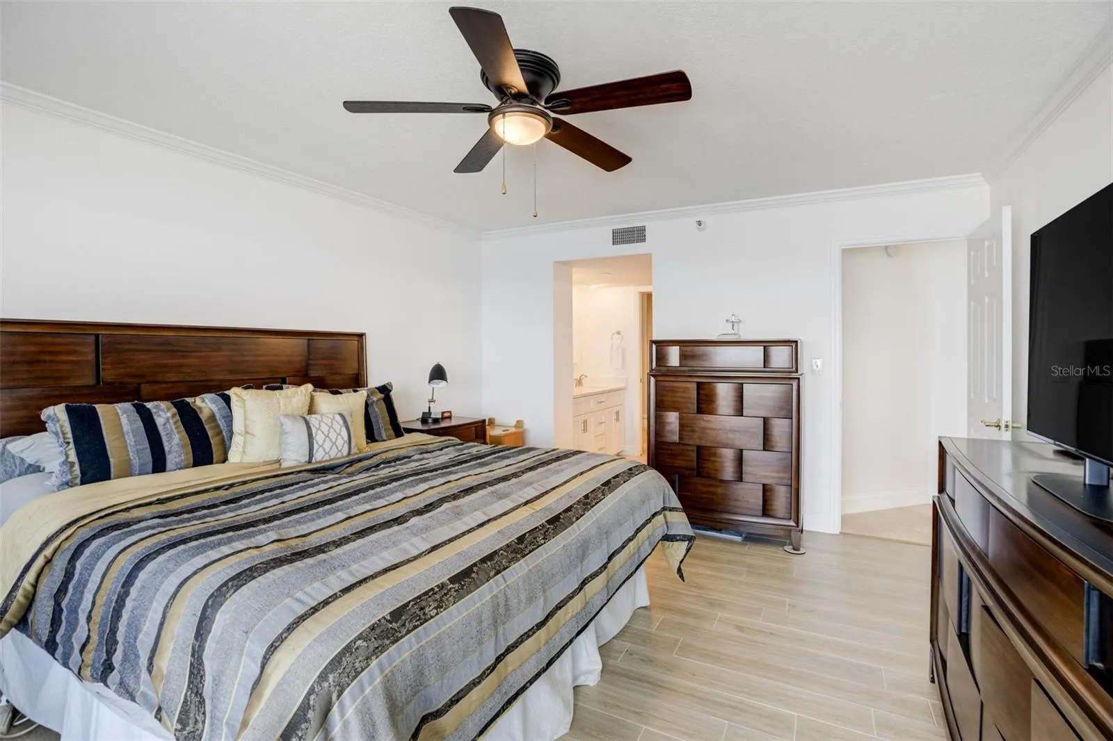 1310 GULF BLVD #15B, #15B