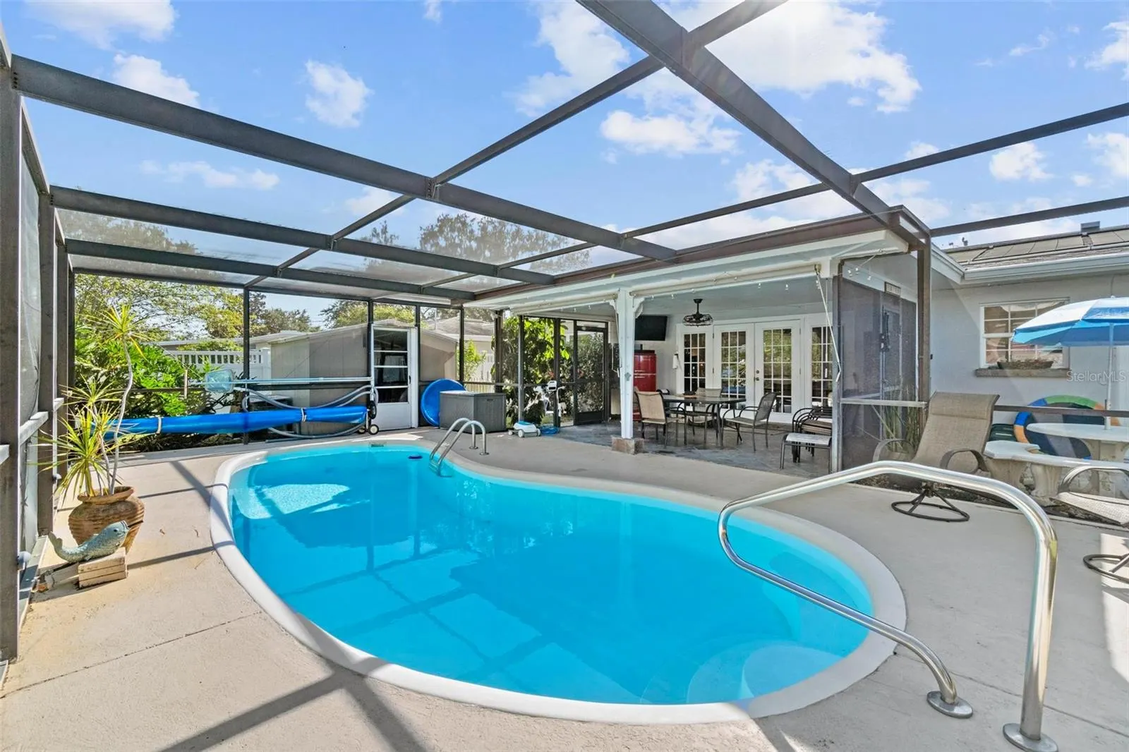 231 TEMPLE LN