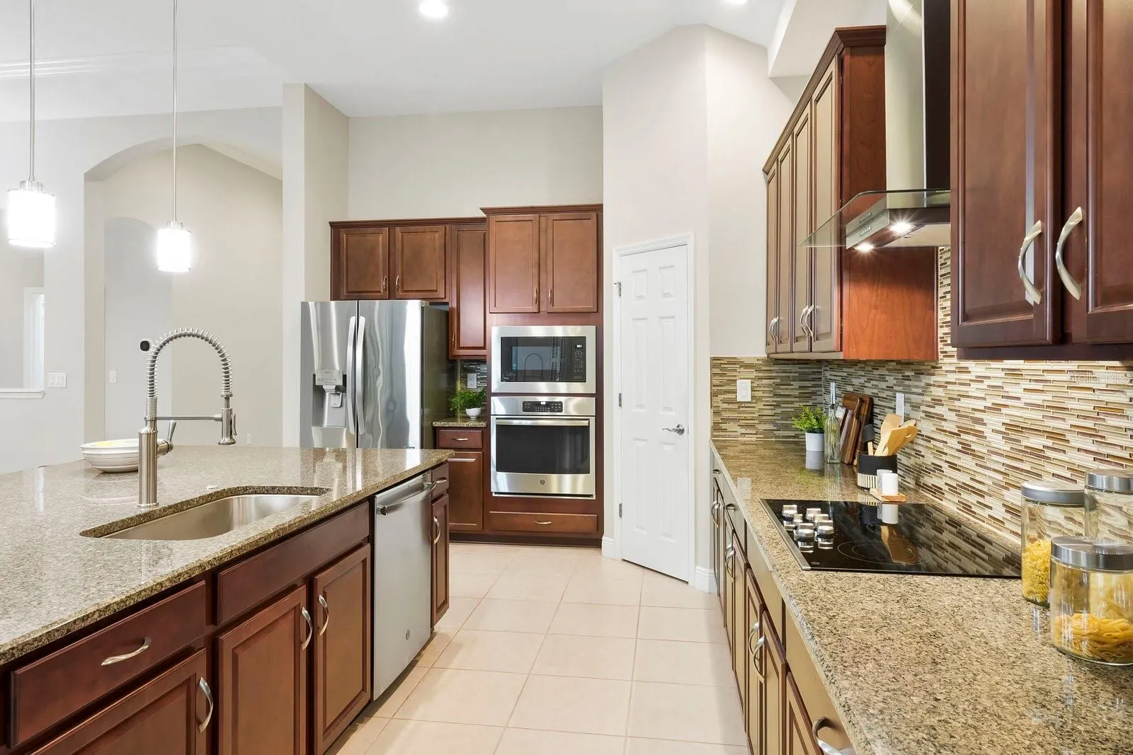 13711 MOONSTONE CANYON DR