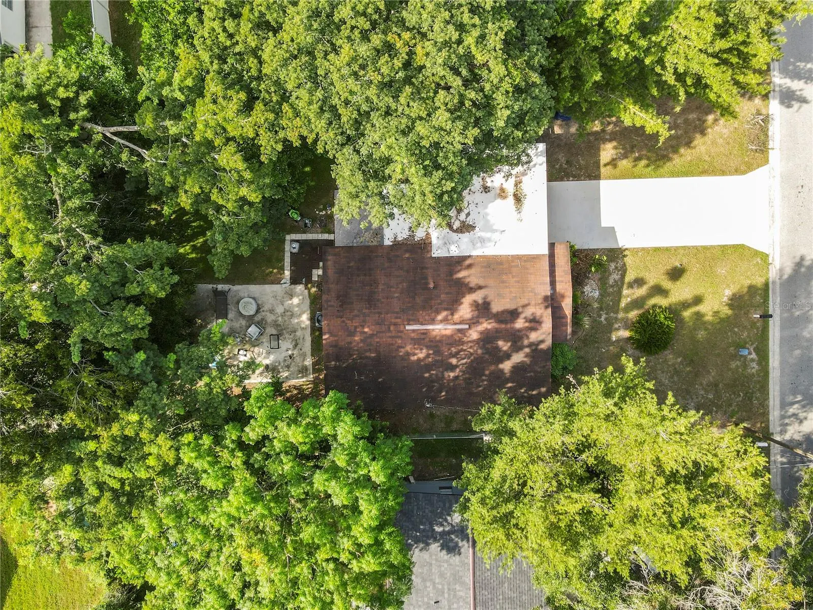 10208 LOLA ST