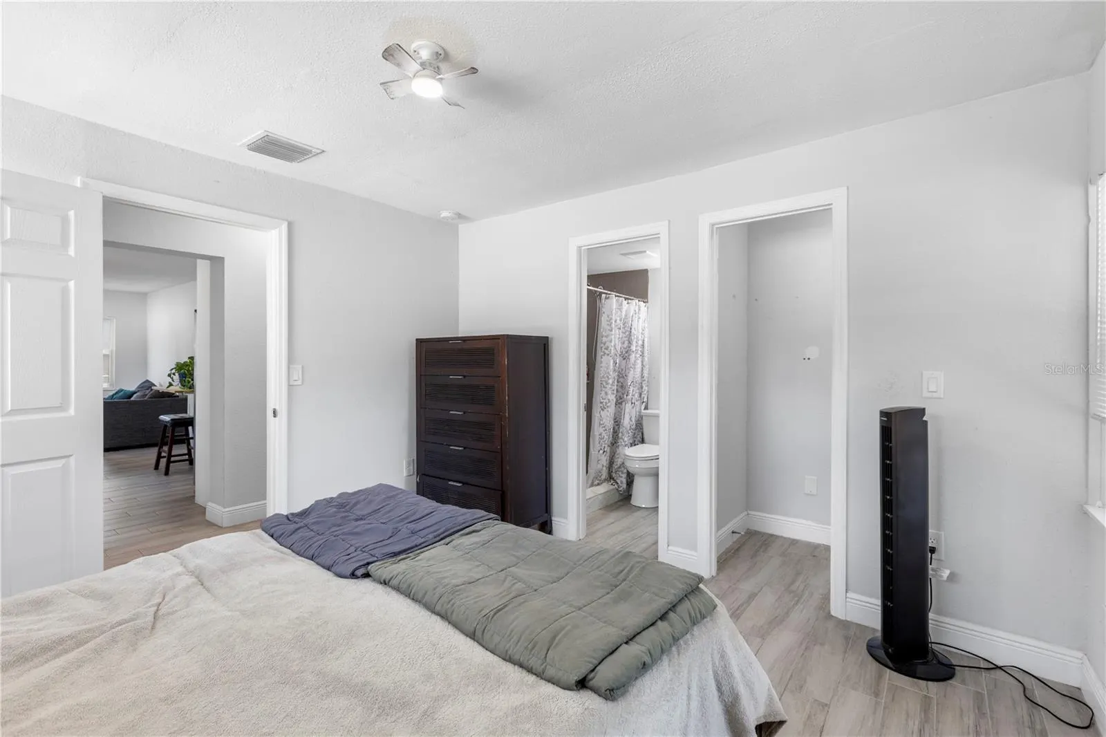 10208 LOLA ST