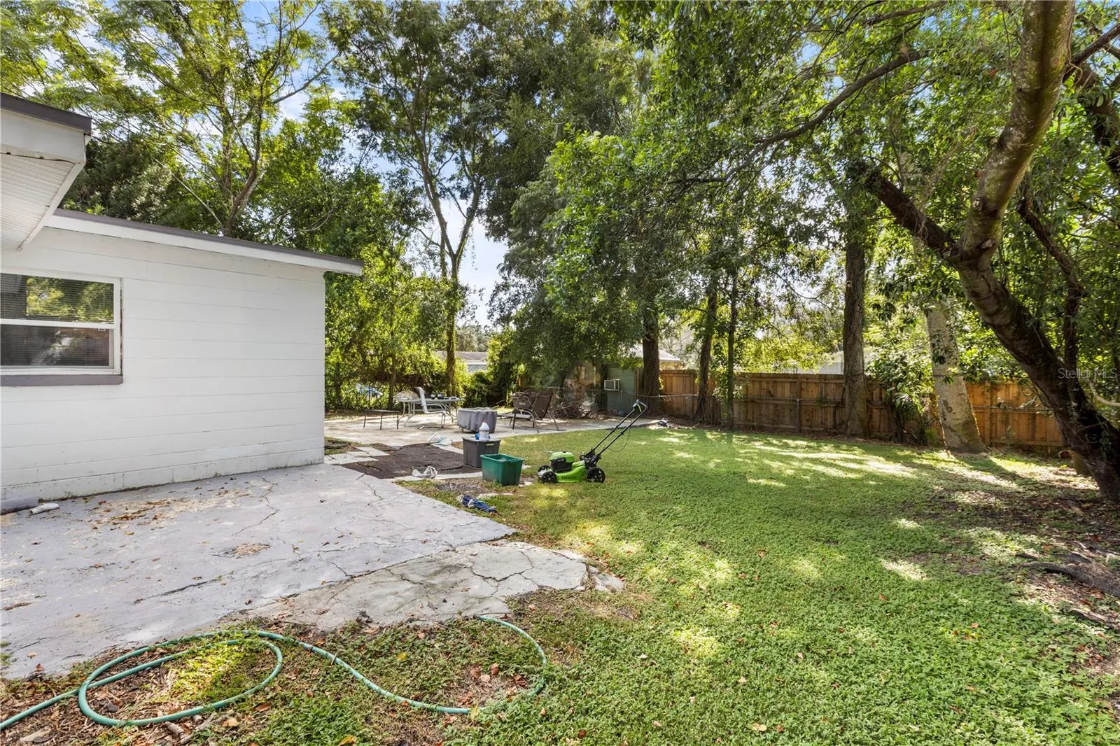 10208 LOLA ST