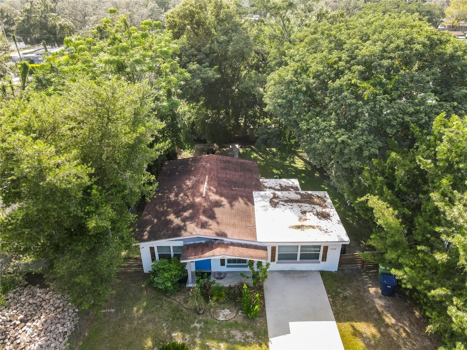 10208 LOLA ST