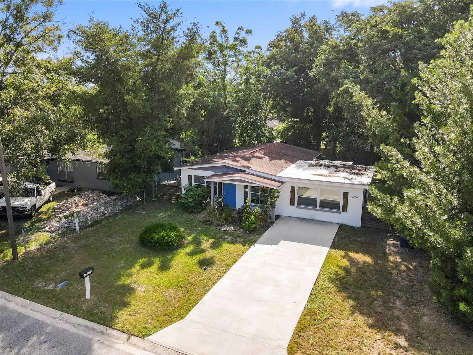 10208 LOLA ST