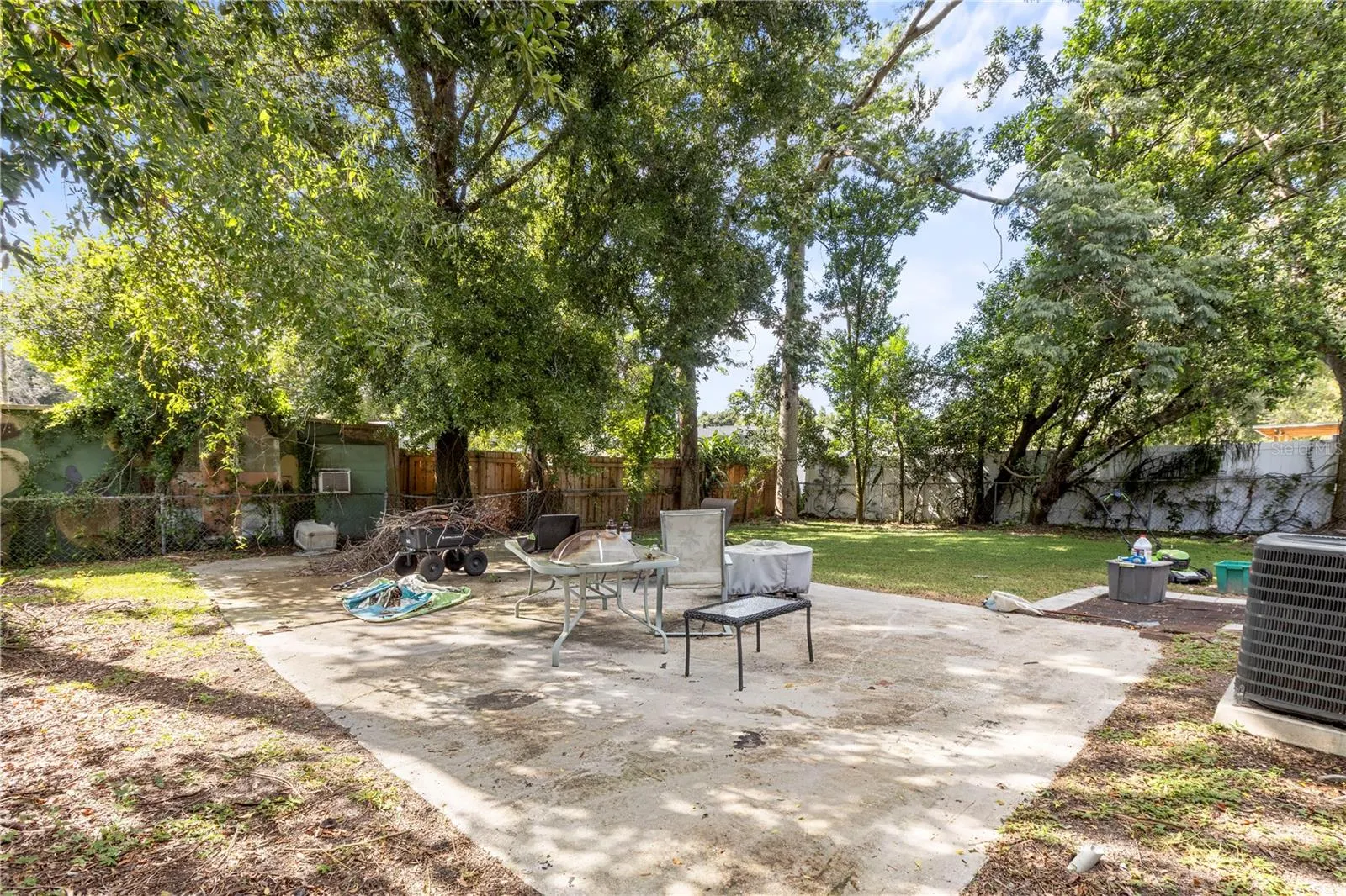 10208 LOLA ST