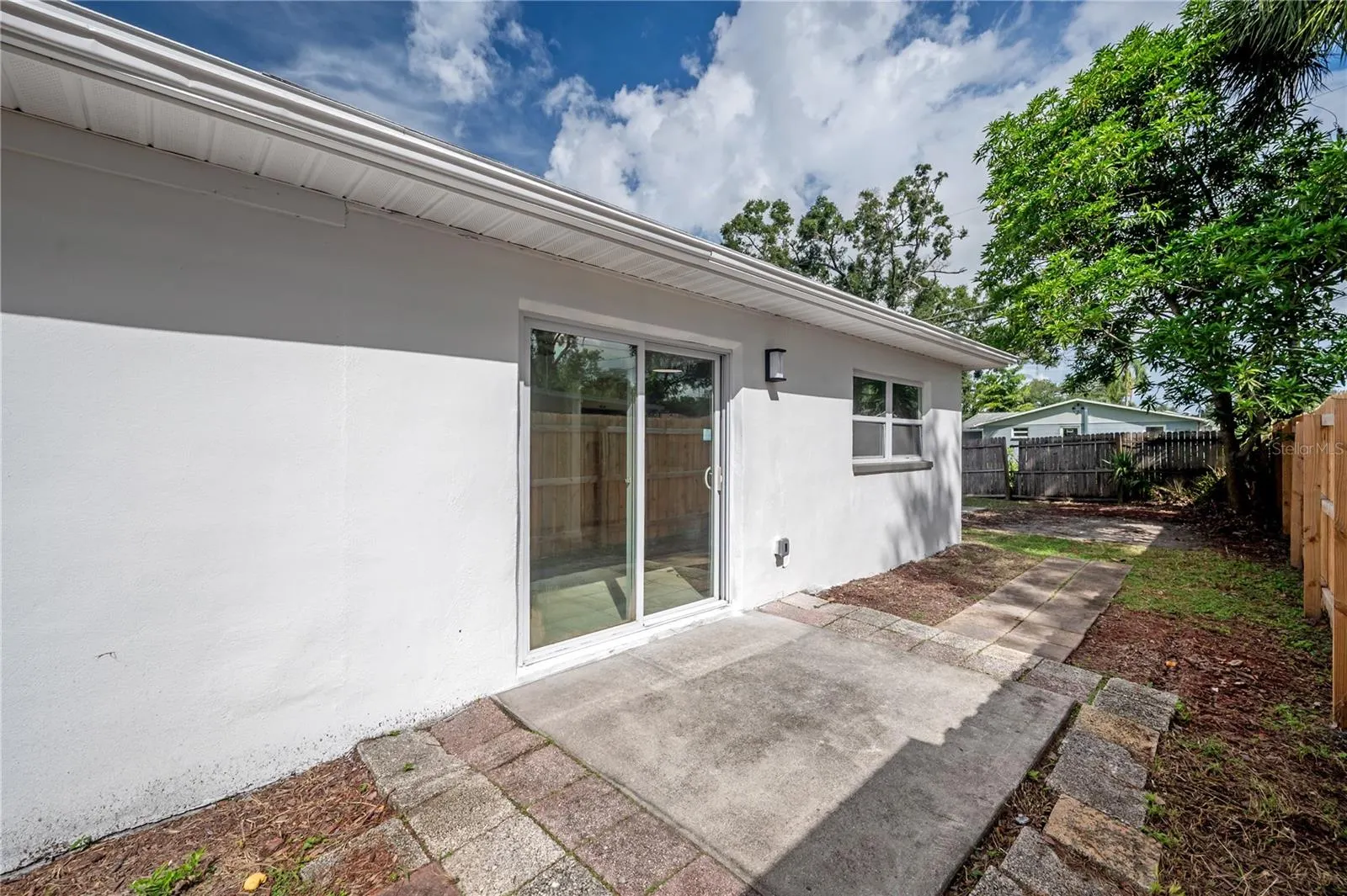 807 W VIRGINIA AVE