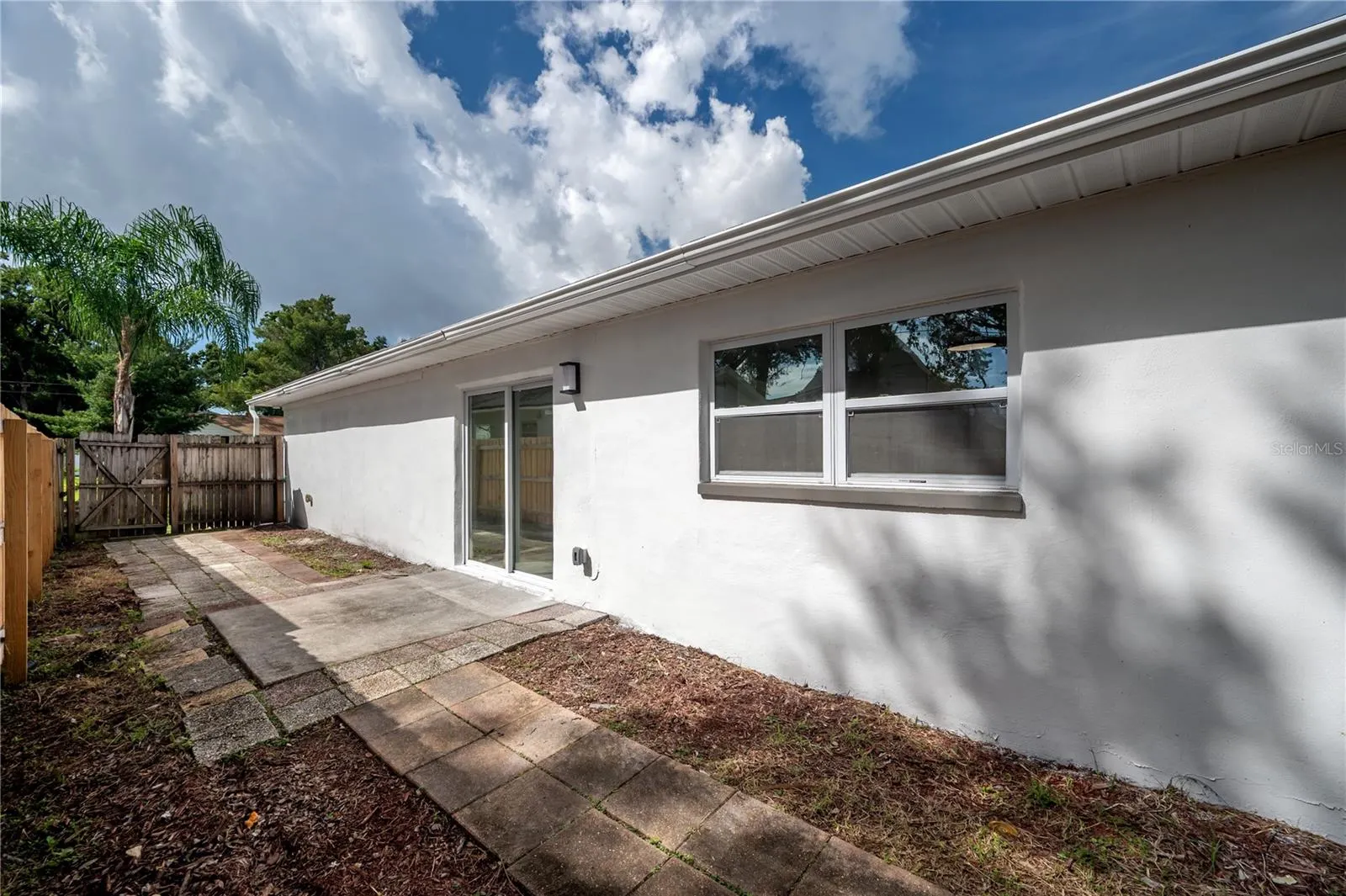 807 W VIRGINIA AVE