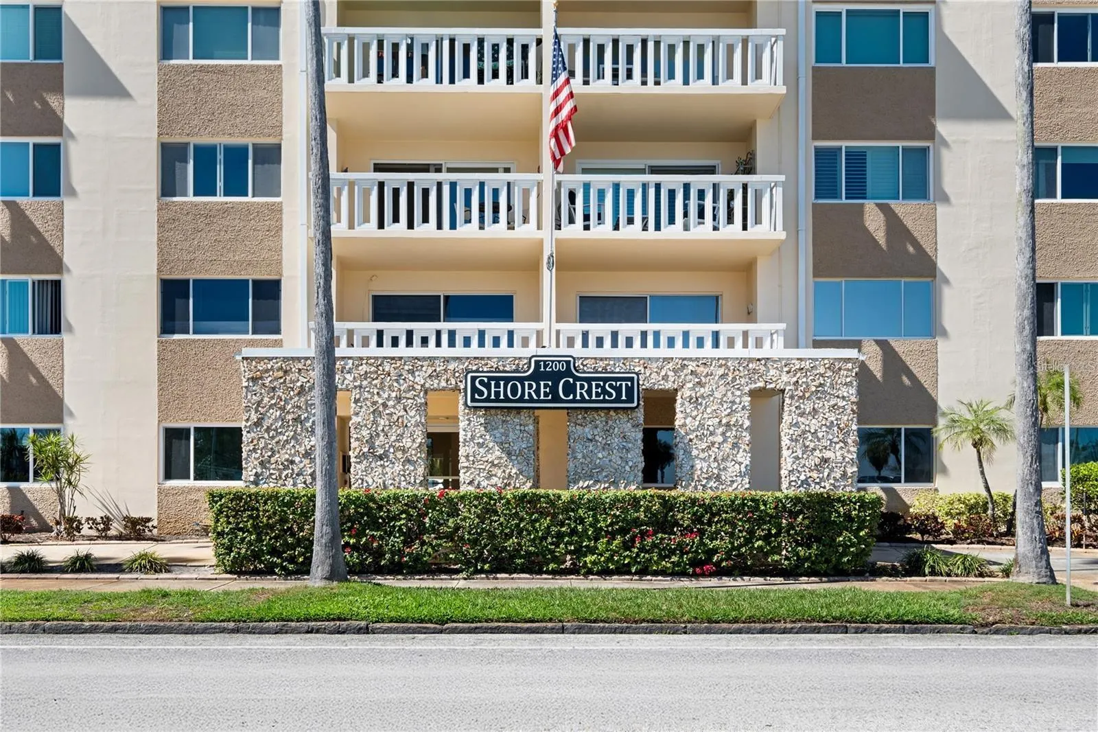 1200 N SHORE DR NE #204, #204