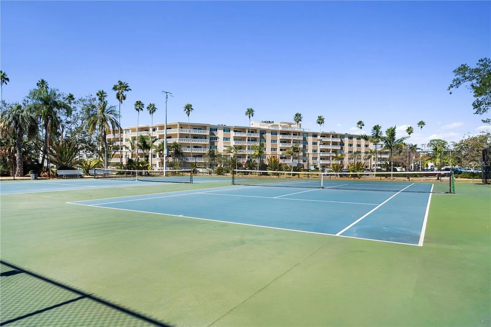 1200 N SHORE DR NE #204, #204