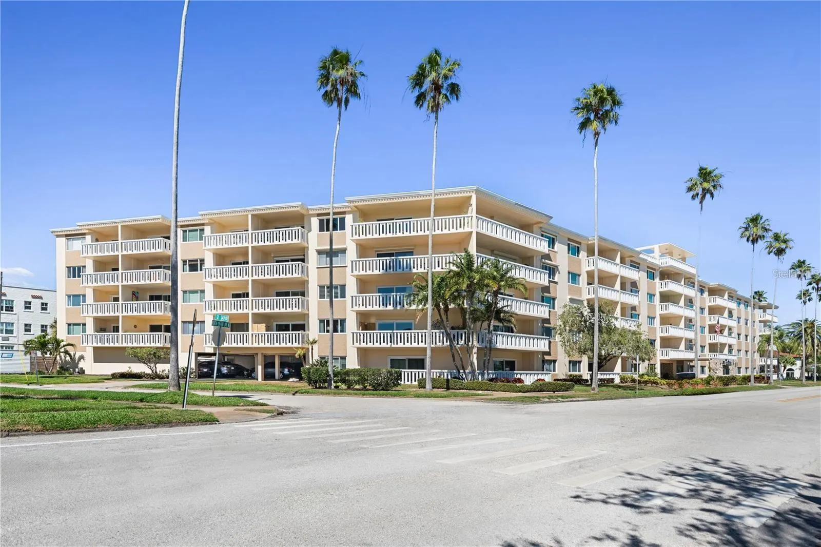 1200 N SHORE DR NE #204, #204