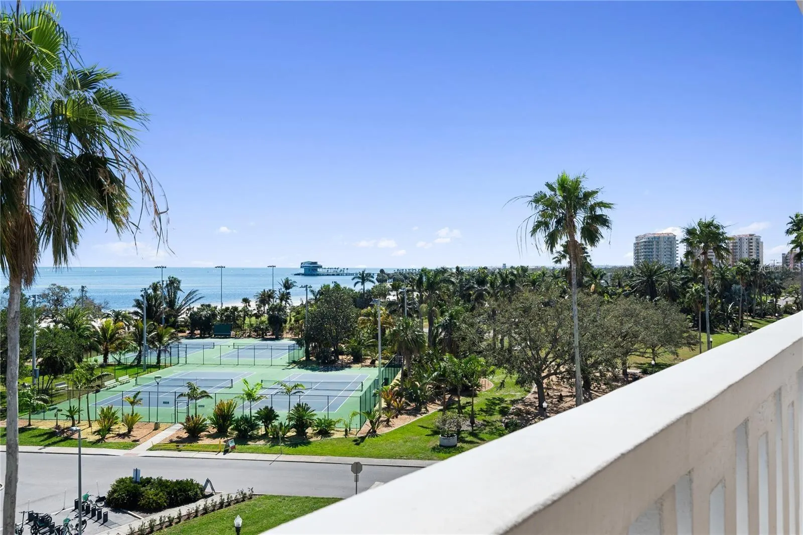 1200 N SHORE DR NE #204, #204