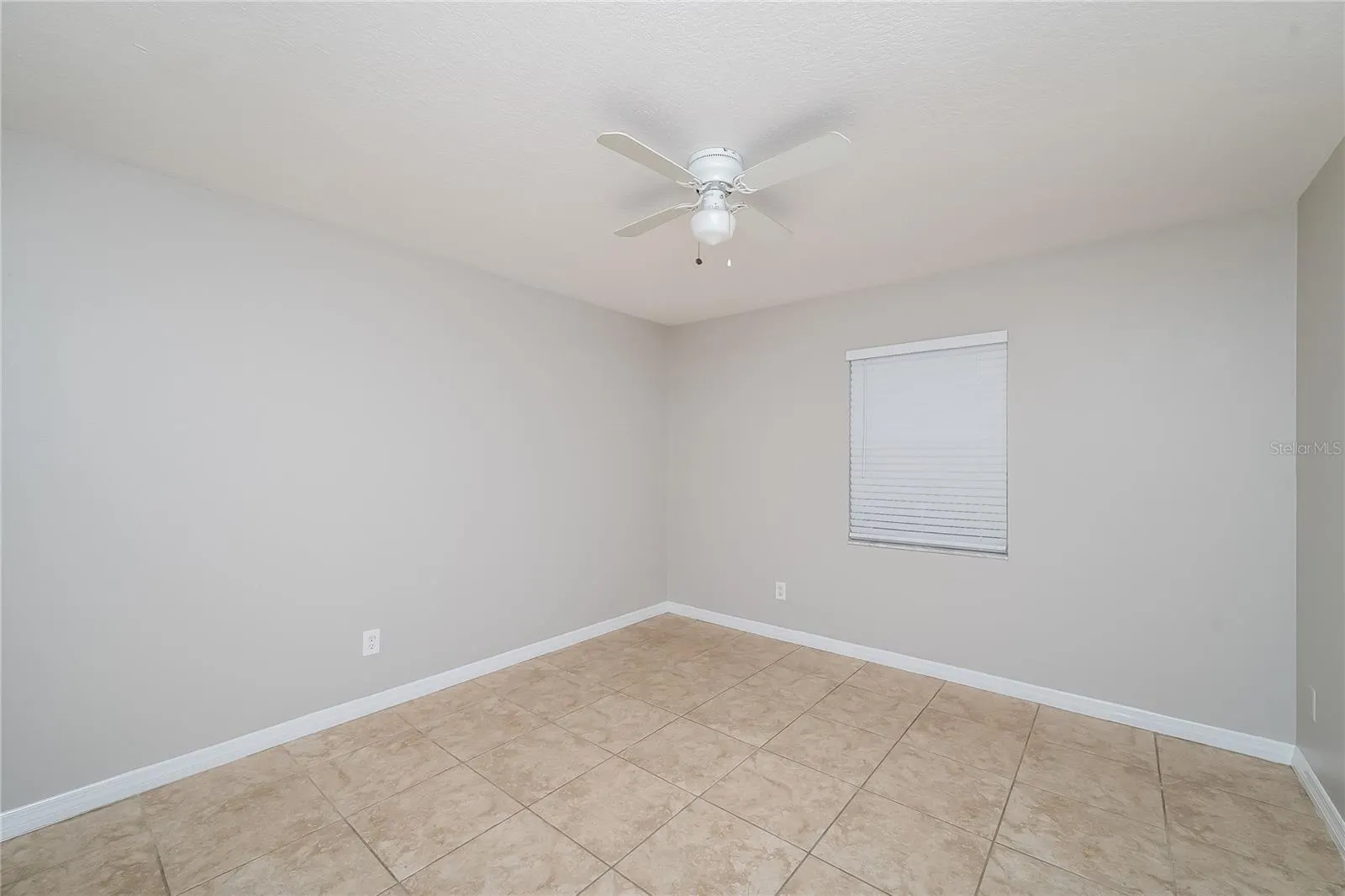 828 TRINA LN