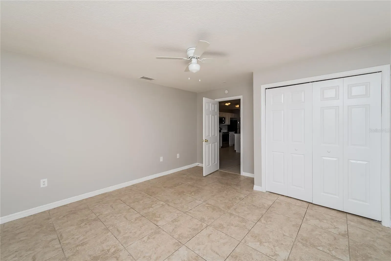 828 TRINA LN