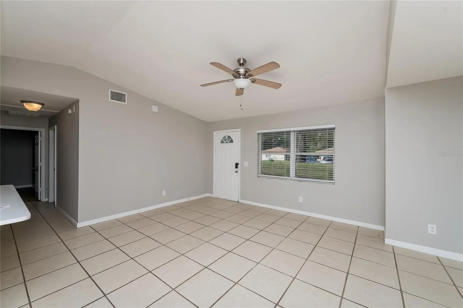 828 TRINA LN