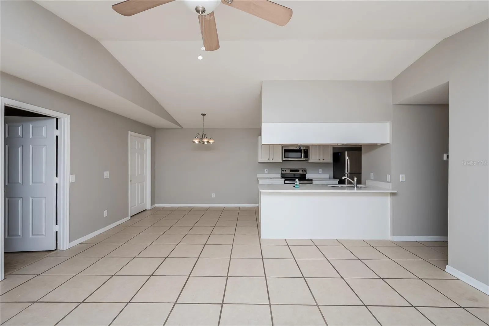 828 TRINA LN