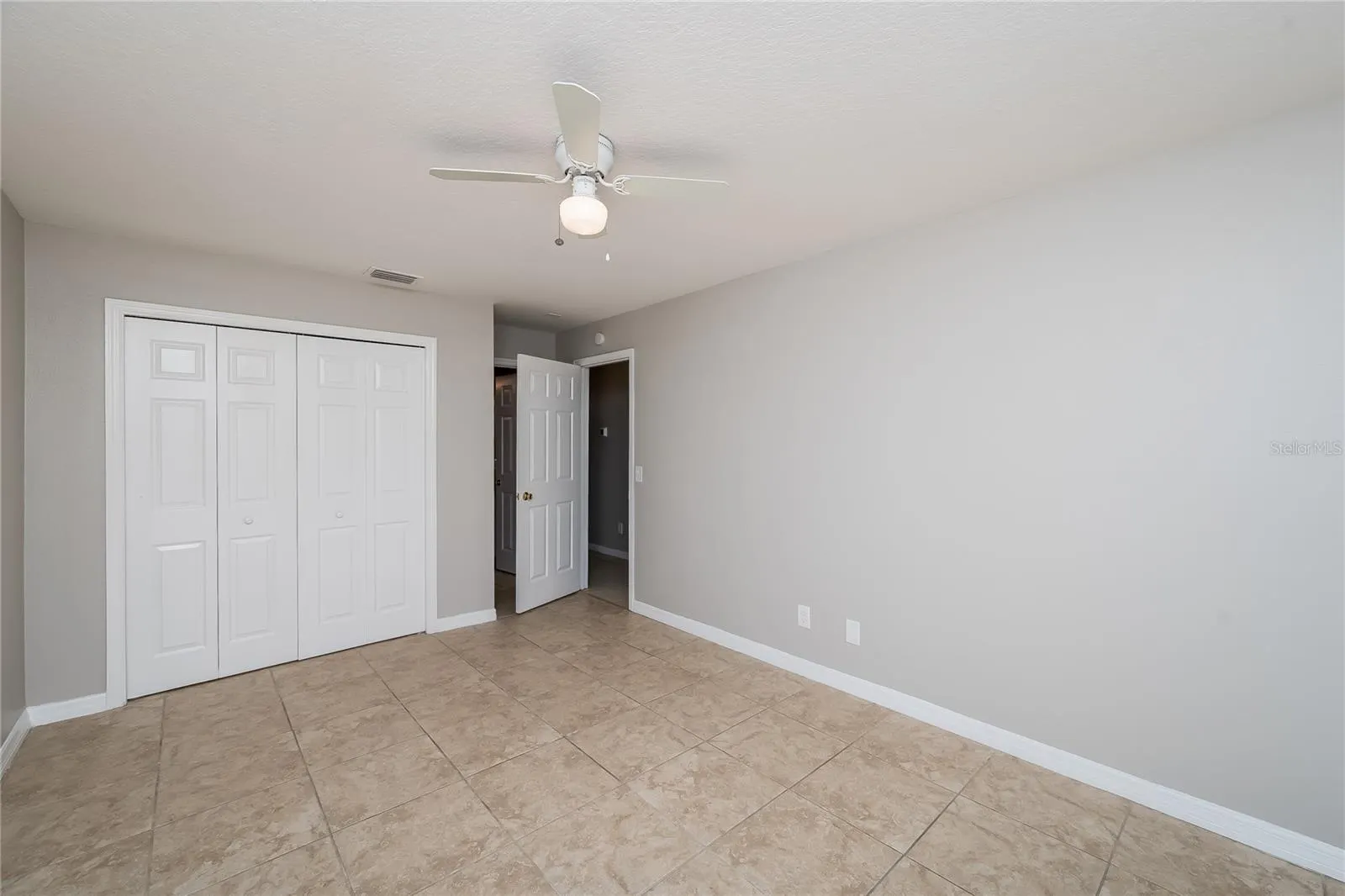828 TRINA LN