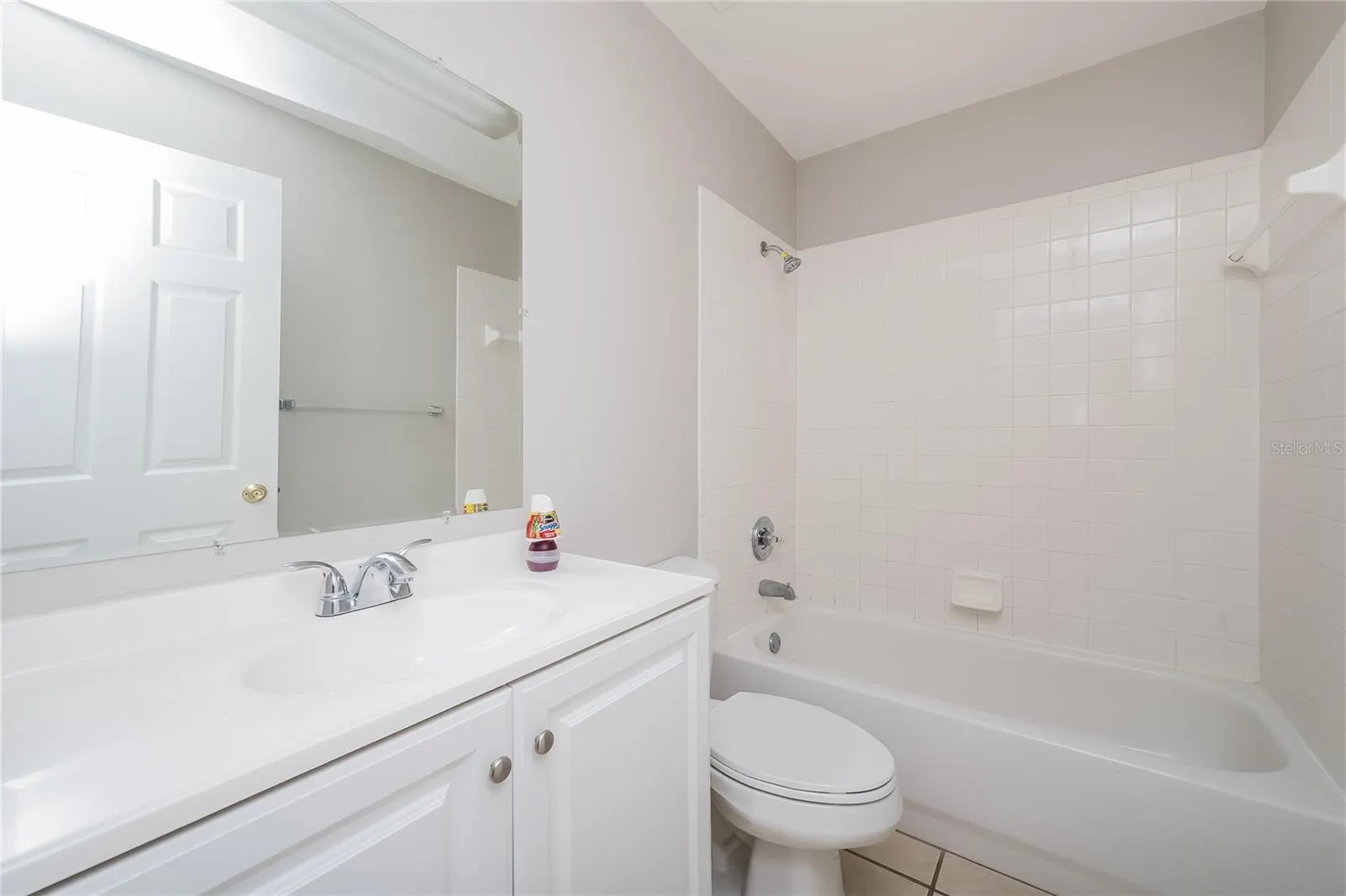 828 TRINA LN