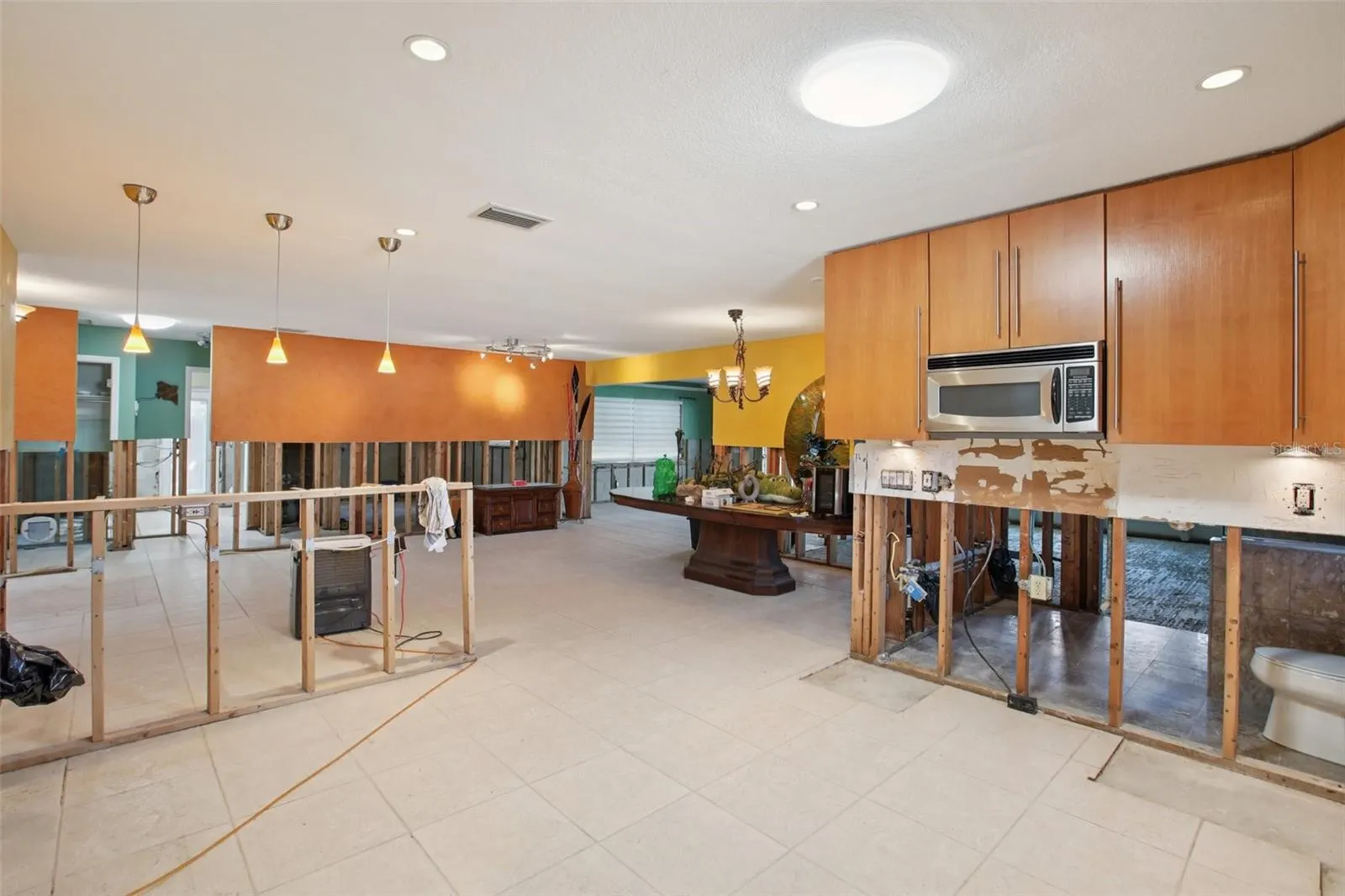 8540 RIVERSIDE