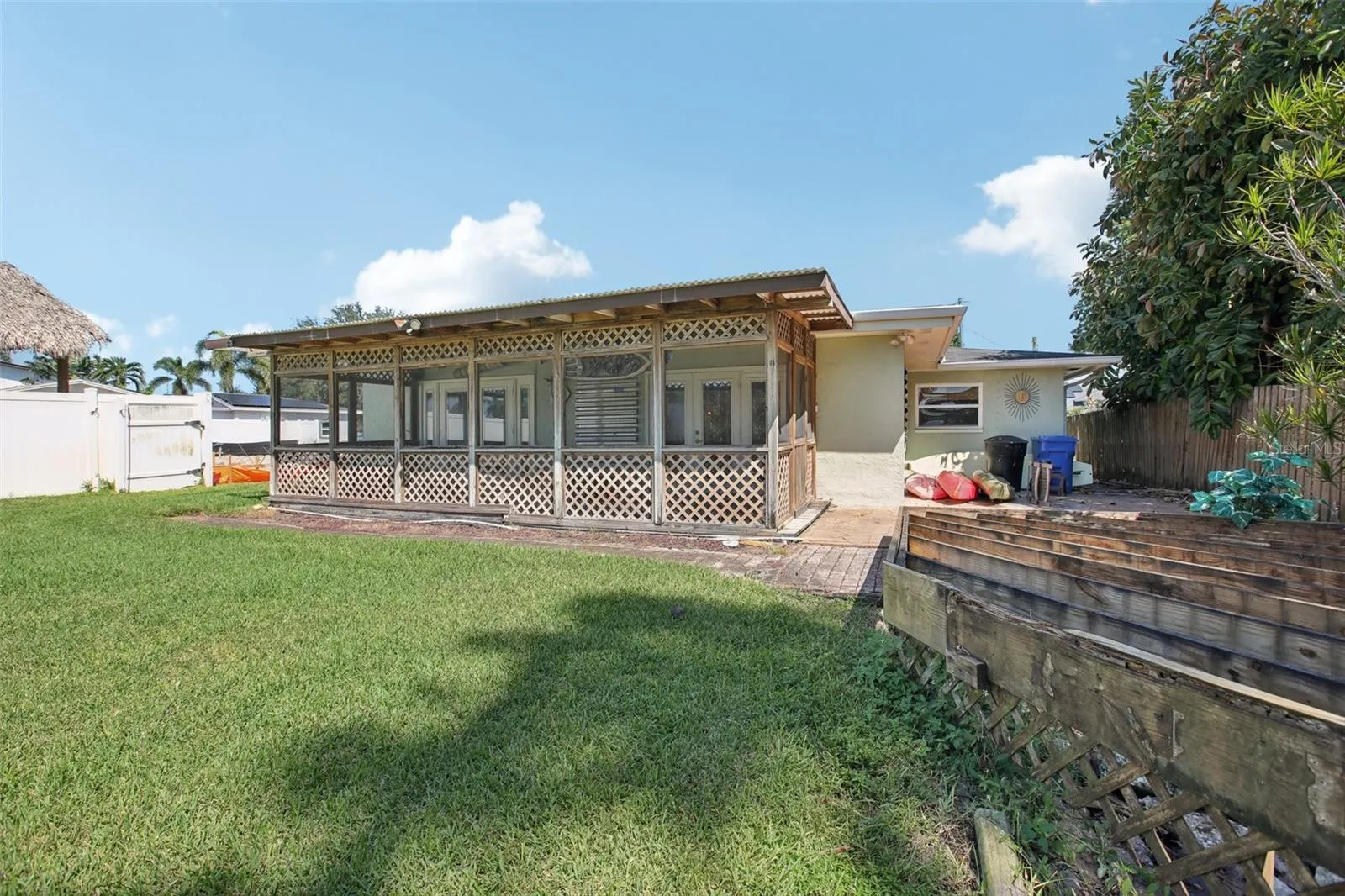 8540 RIVERSIDE