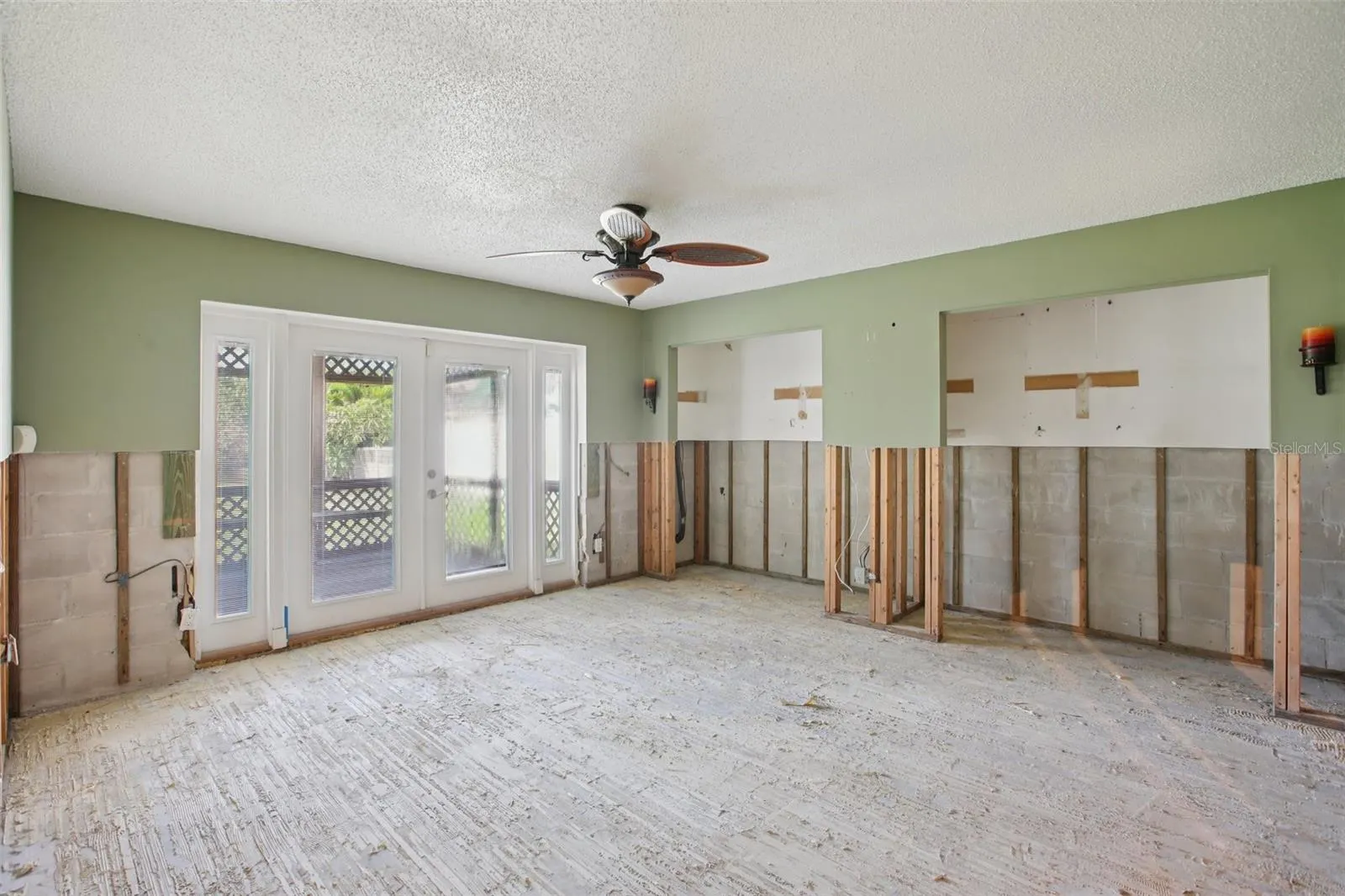 8540 RIVERSIDE
