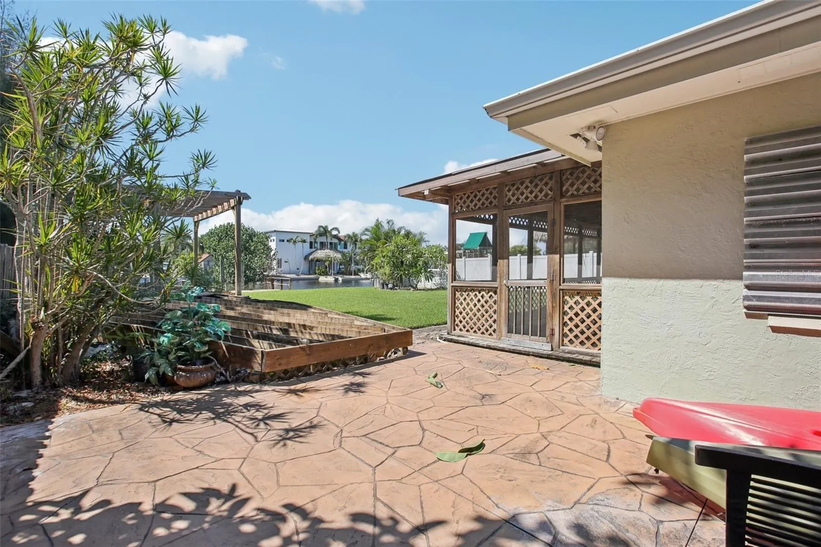 8540 RIVERSIDE