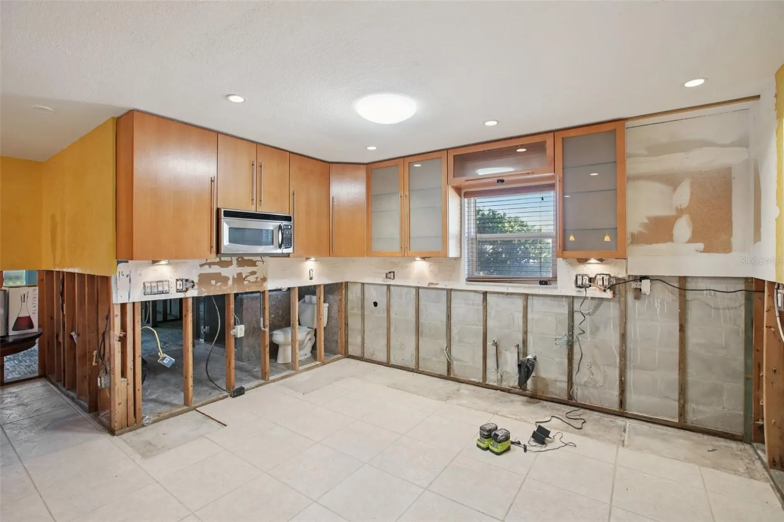 8540 RIVERSIDE