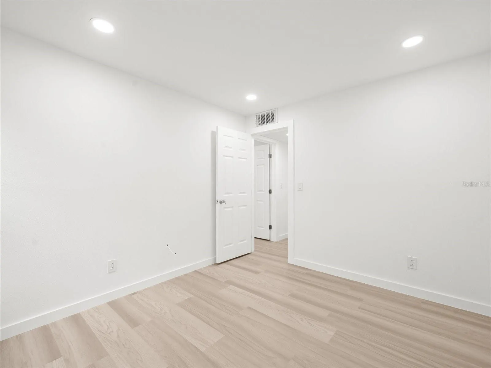 7877 NIAGARA AVE #1802, #1802