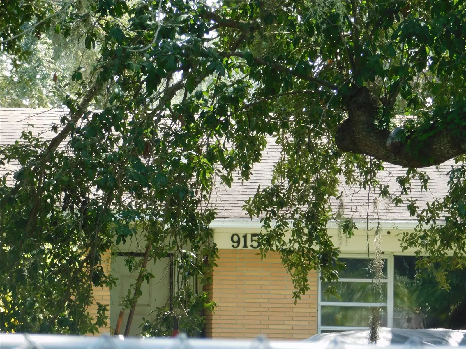 915 E CLAY AVE