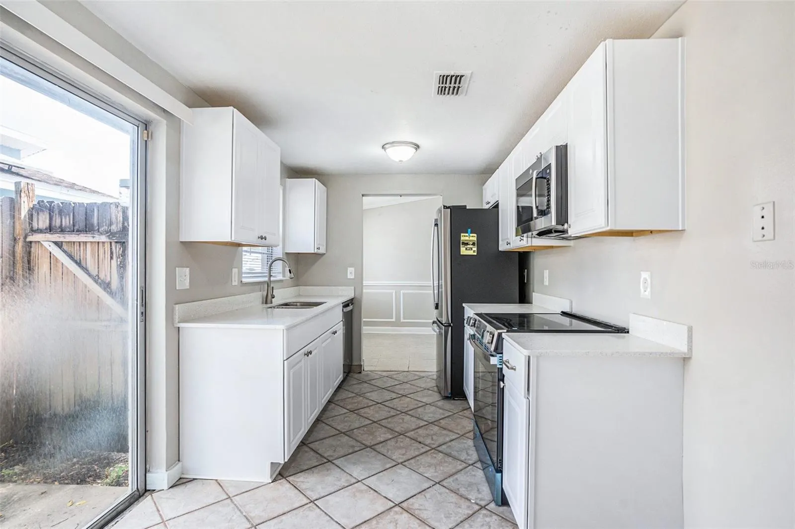 8234 RAVENCROFT DR
