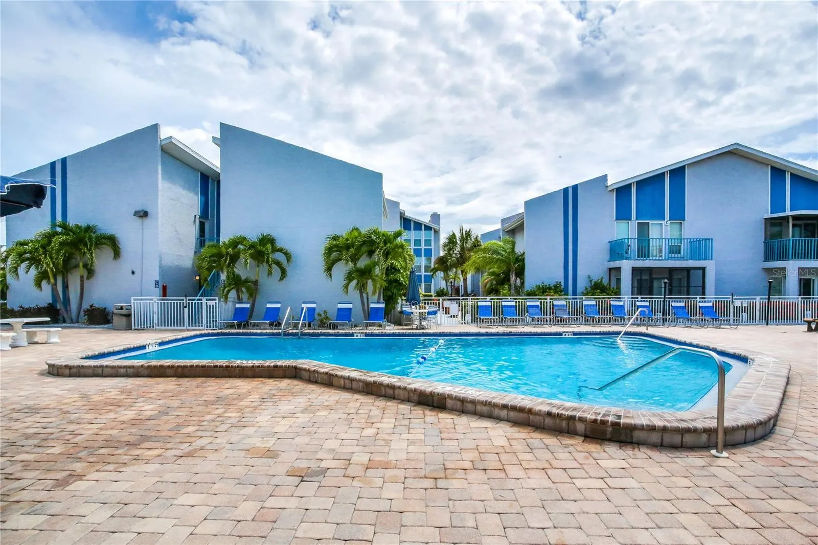 171 MEDALLION BLVD #H, #H