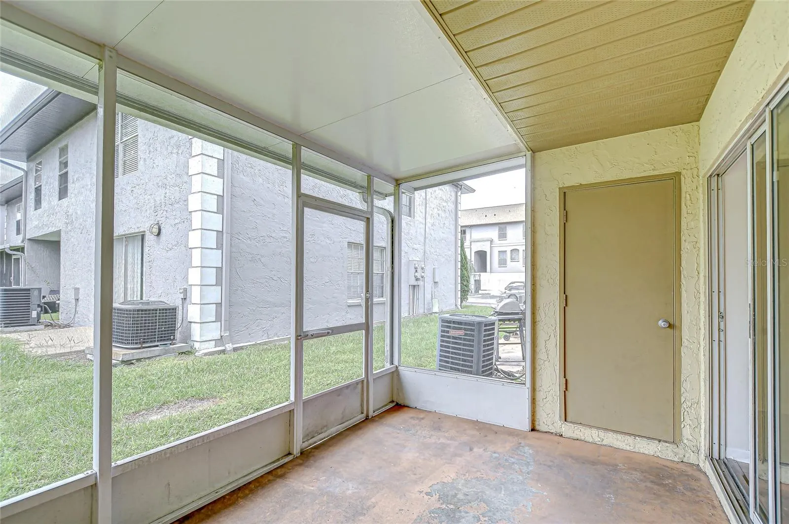 5208 SUNRIDGE PALMS DR #105, #105