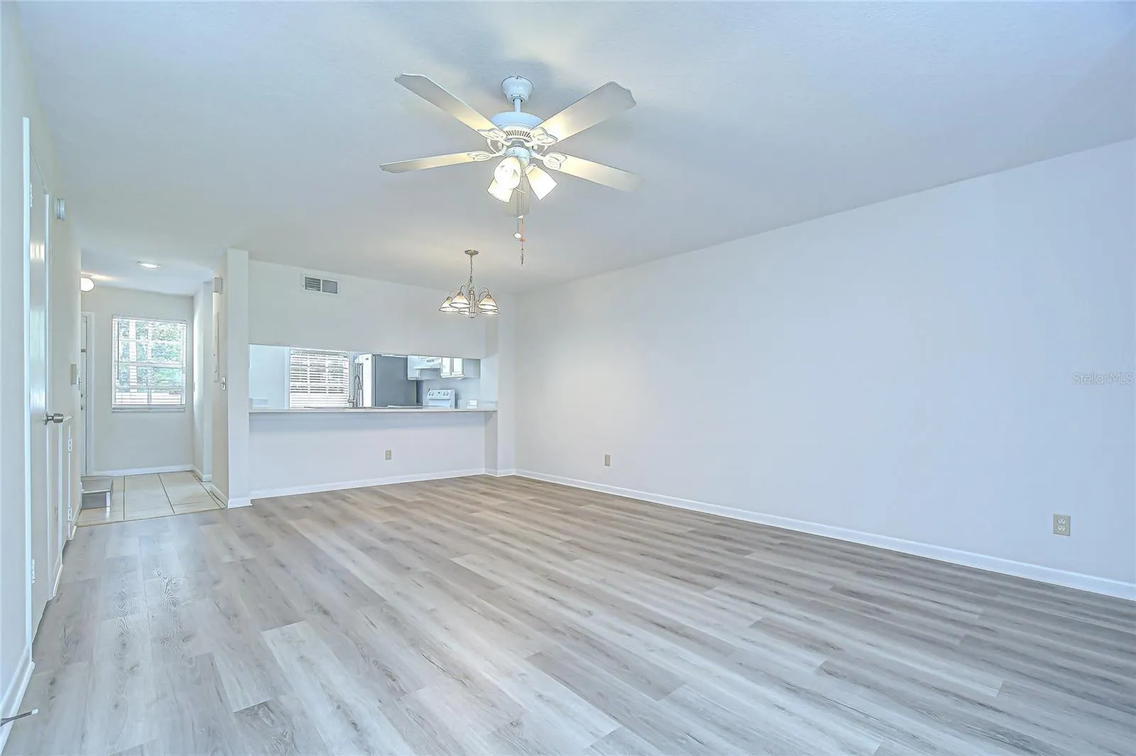 5208 SUNRIDGE PALMS DR #105, #105