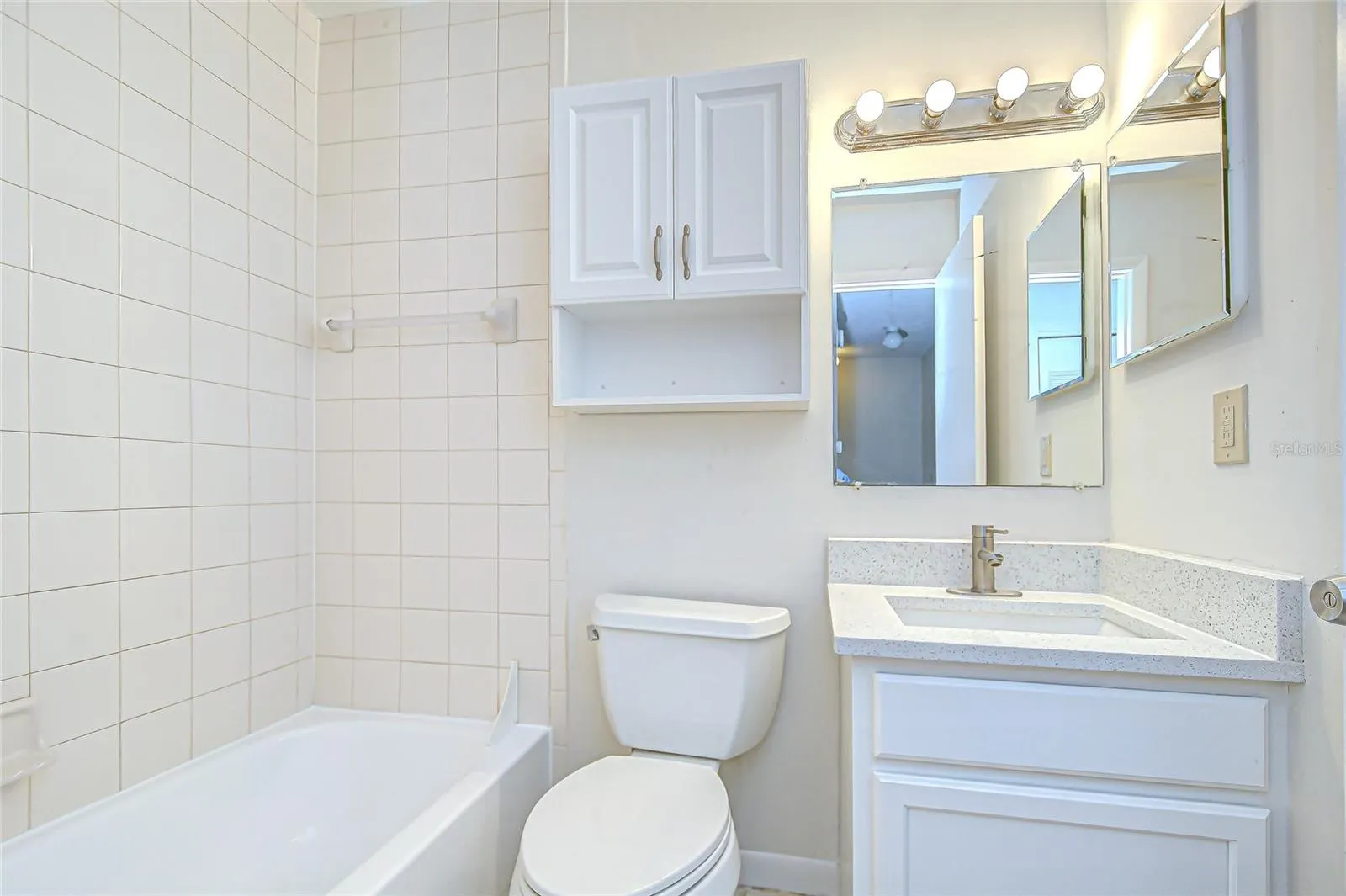 5208 SUNRIDGE PALMS DR #105, #105