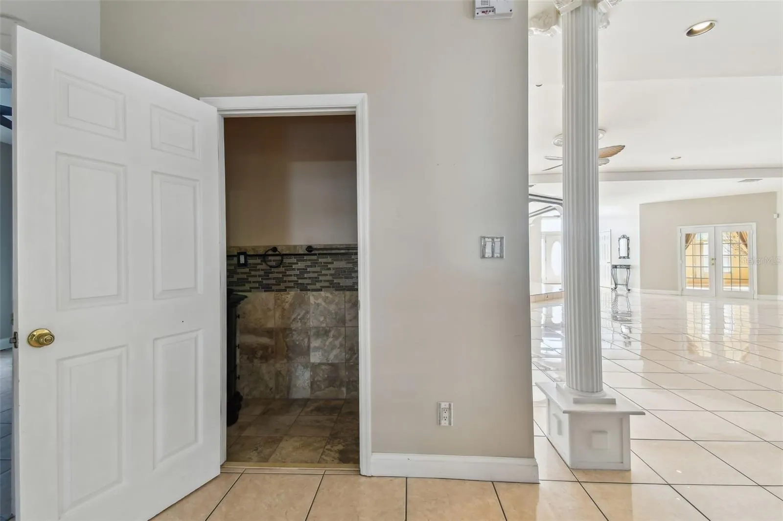 284 PENINSULA AVE