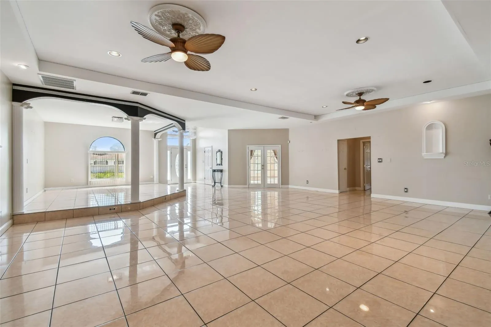 284 PENINSULA AVE
