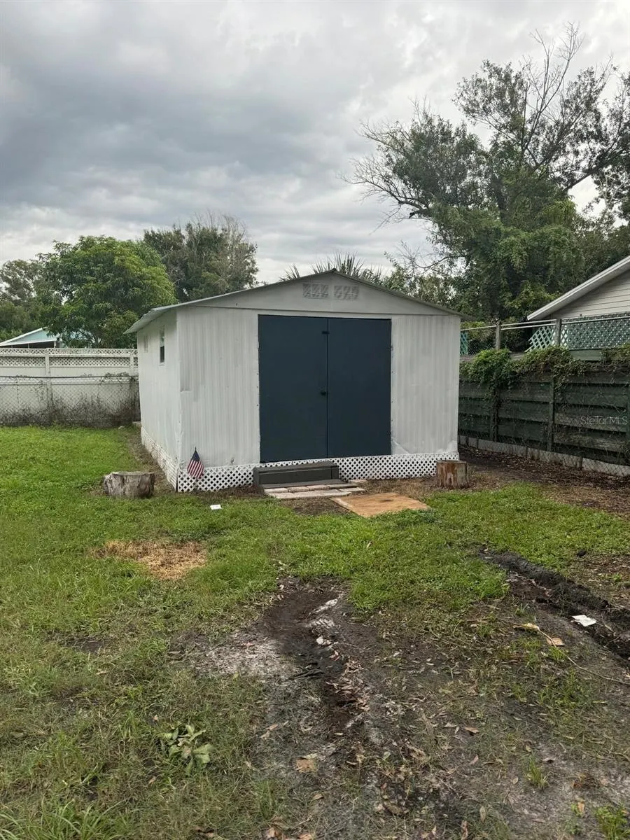 8711 MAYFLOWER RD