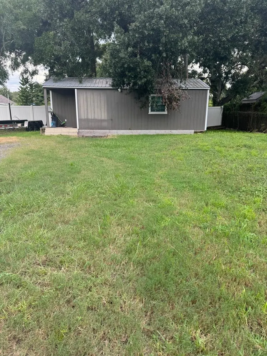 8711 MAYFLOWER RD