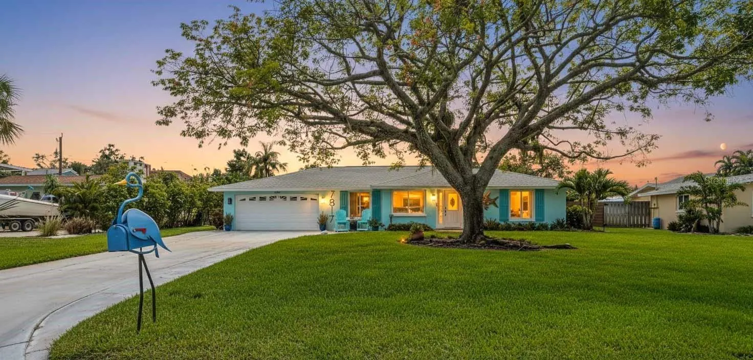 7817 ALHAMBRA DR