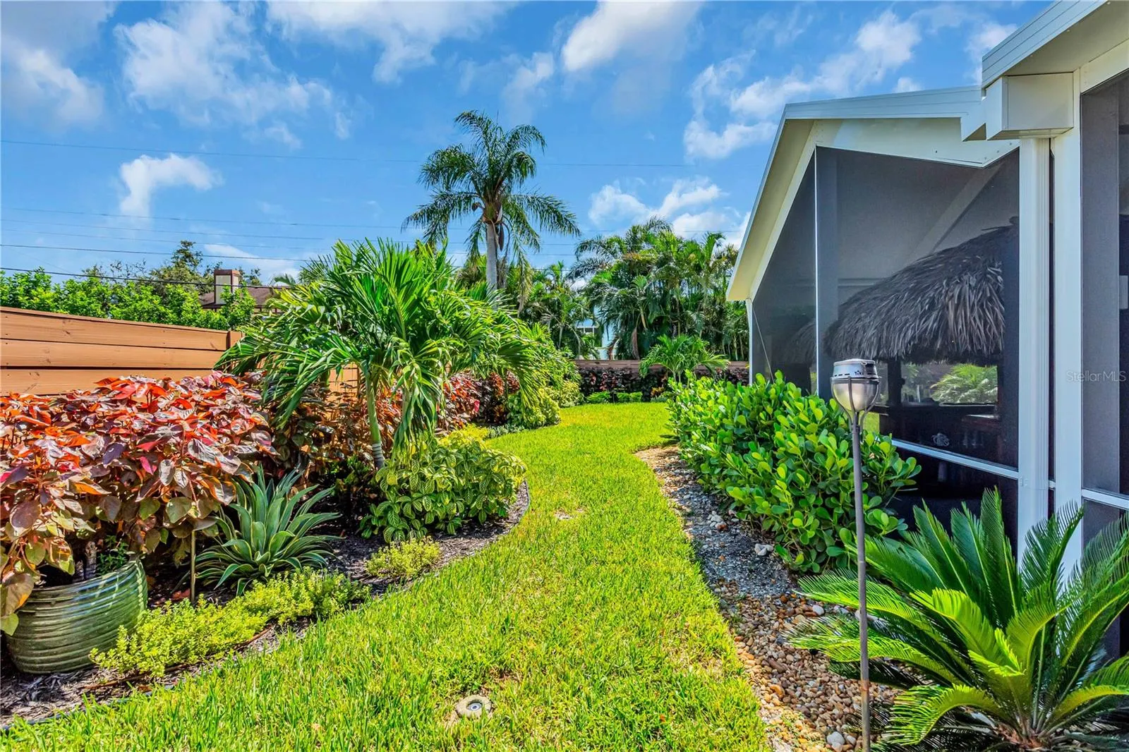 7817 ALHAMBRA DR
