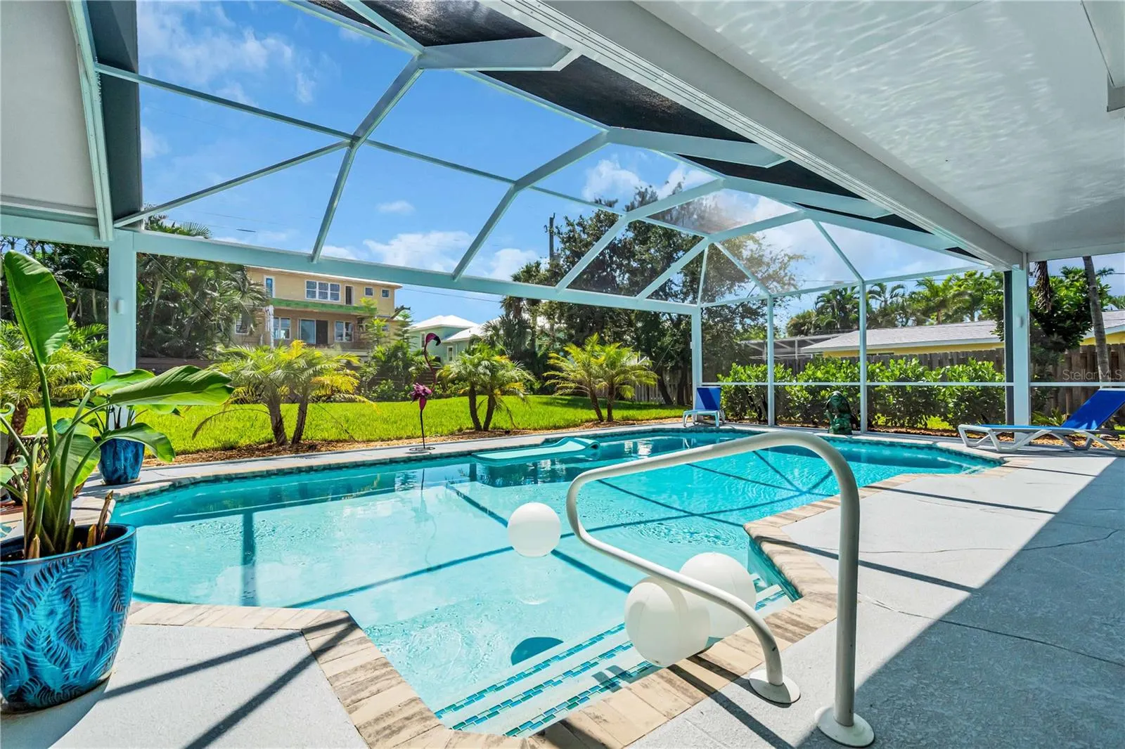 7817 ALHAMBRA DR