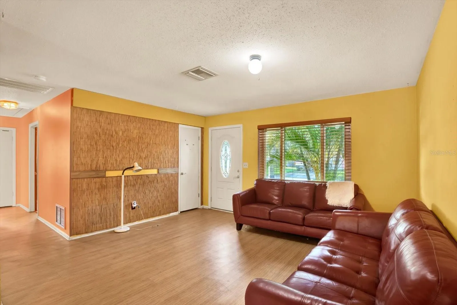 720 ORANGEVIEW DR