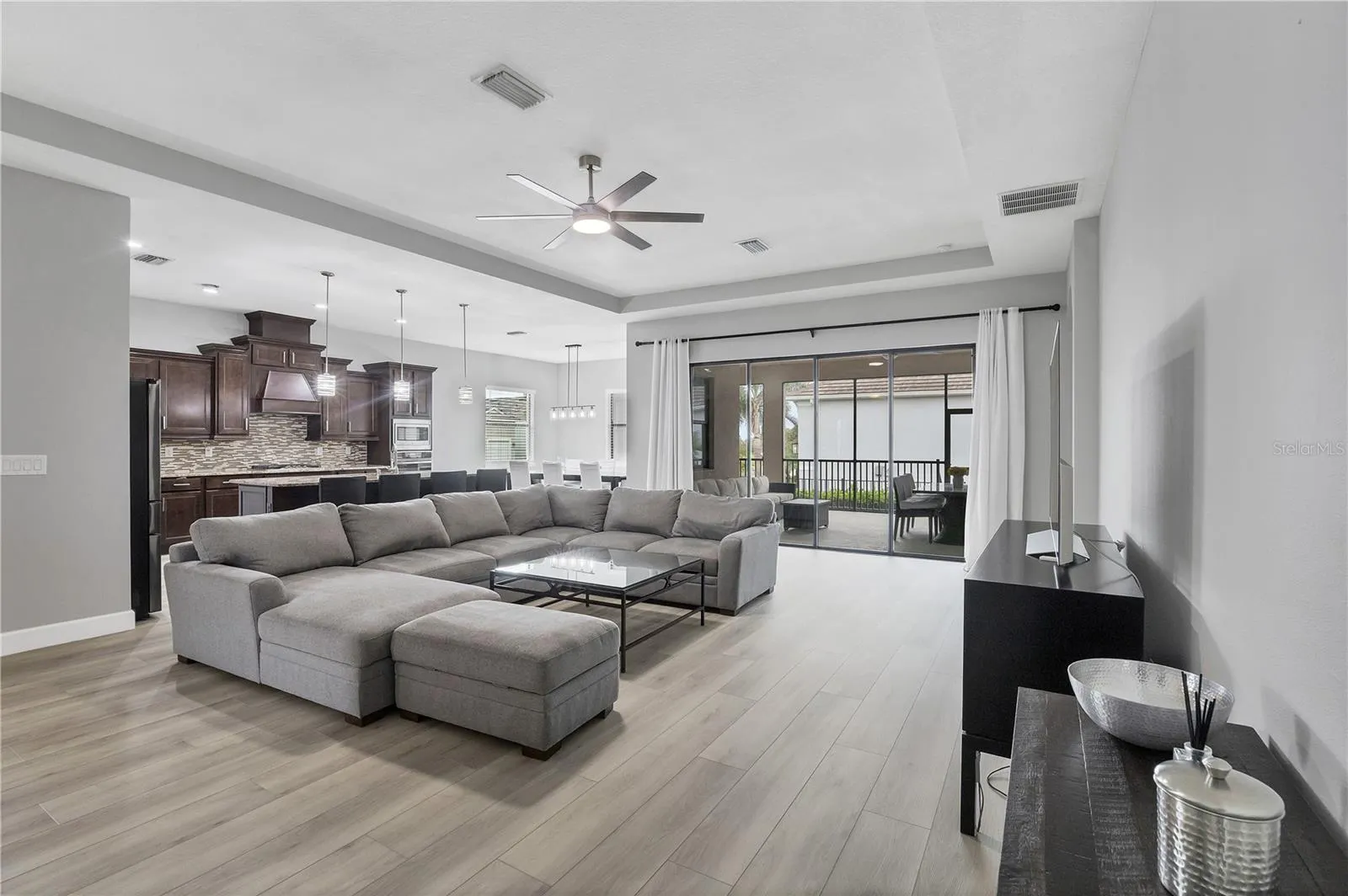 5410 TITLE ROW DR