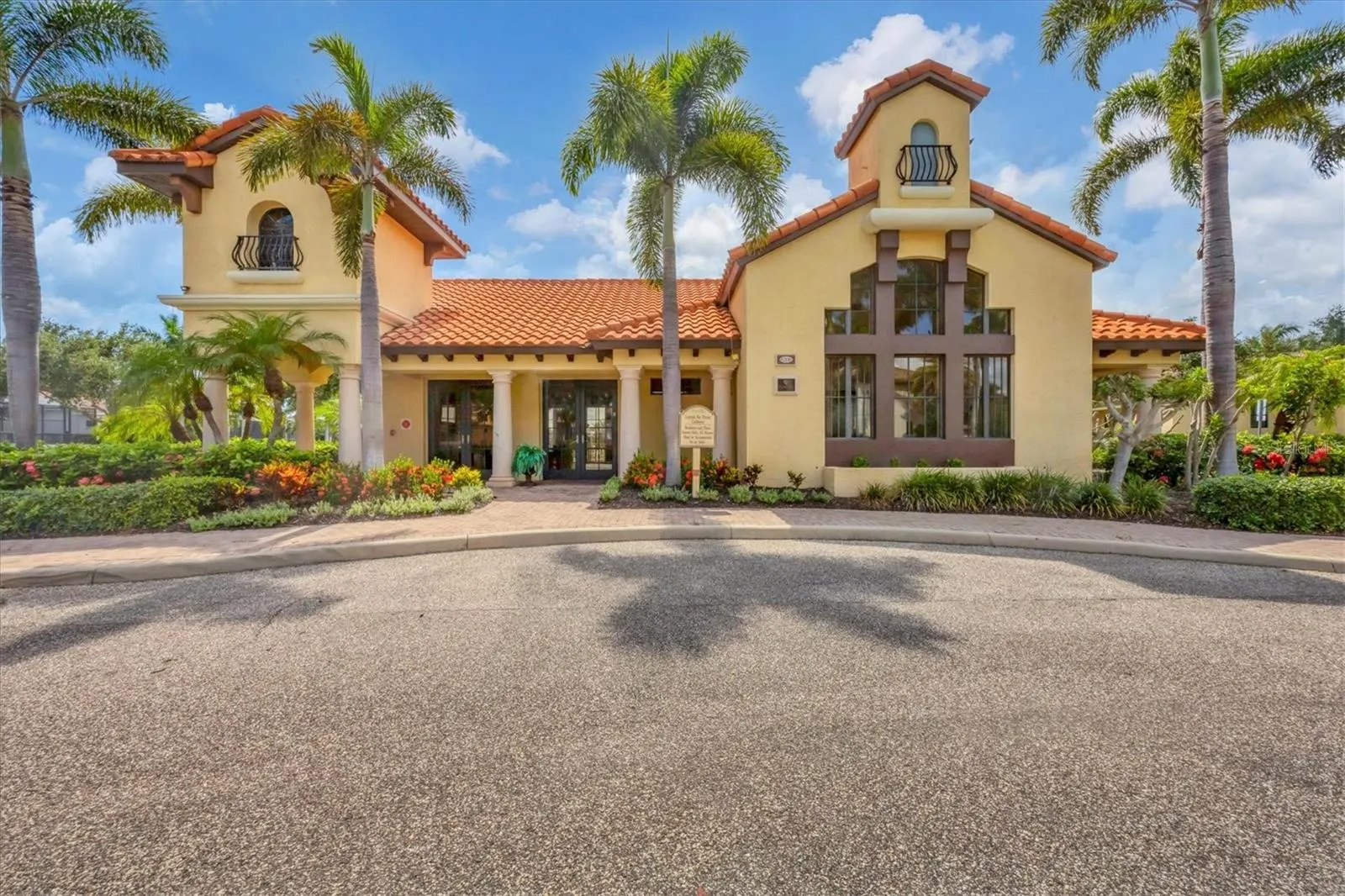 5410 TITLE ROW DR