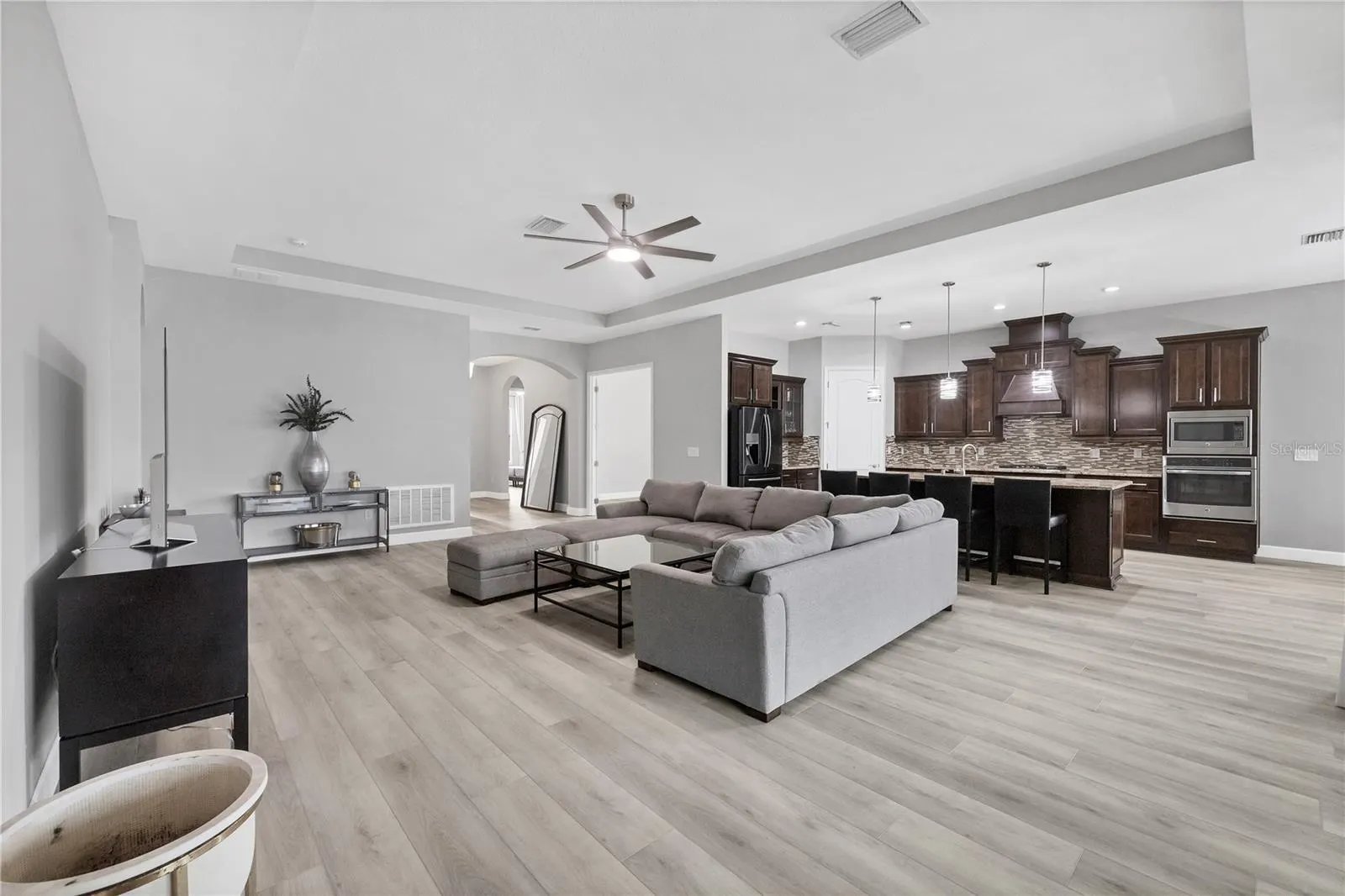 5410 TITLE ROW DR