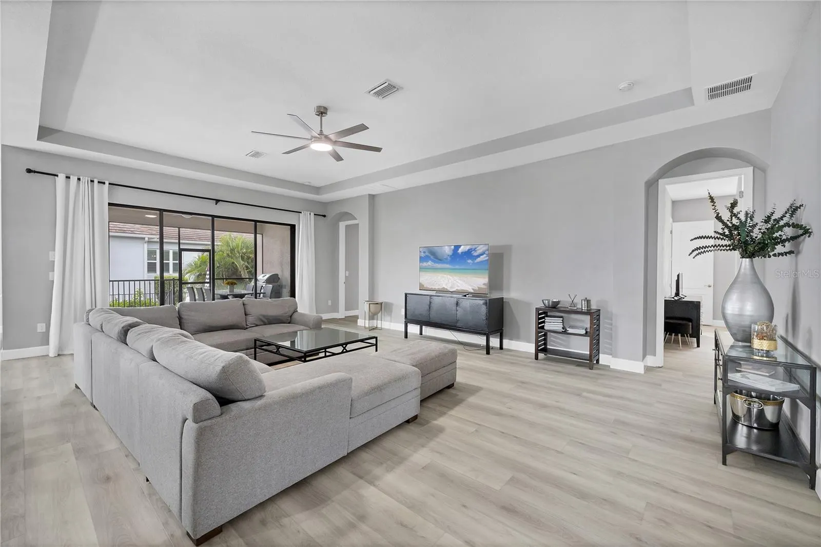 5410 TITLE ROW DR