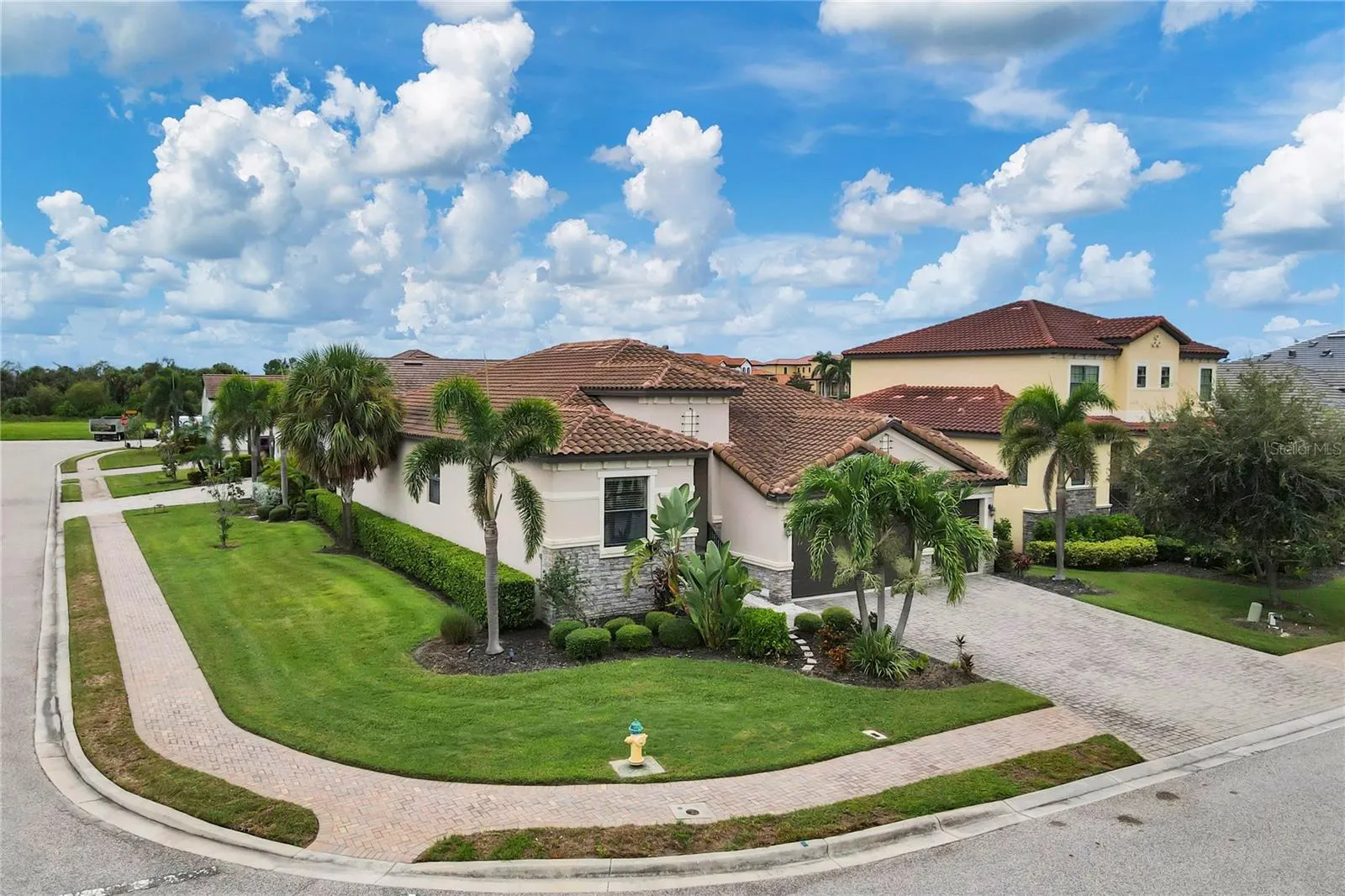 5410 TITLE ROW DR