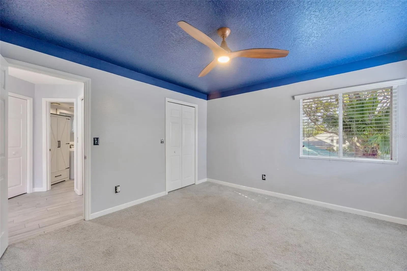 15811 SANCTUARY DR