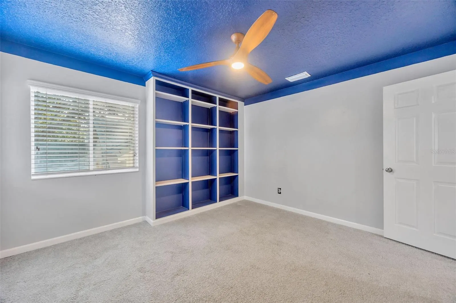 15811 SANCTUARY DR